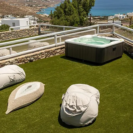 アパート Magnificent Mykonos Nexus 2 Bedrooms Private Terrace With Jacuzzi Outdoor Dining Area & Bbq カラファティス